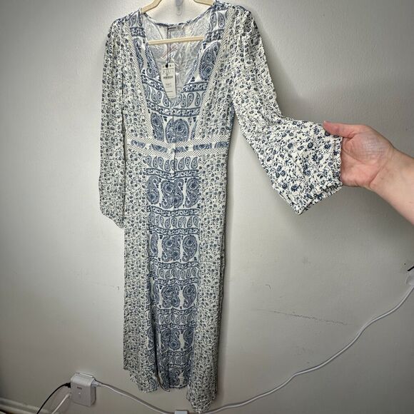 Stradivarius Off White & Blue Floral Paisley Print Long Sleeve V-Neck Maxi Dress - Picture 5 of 16